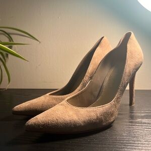 Beige leather Suede Pointed Toe Pumps